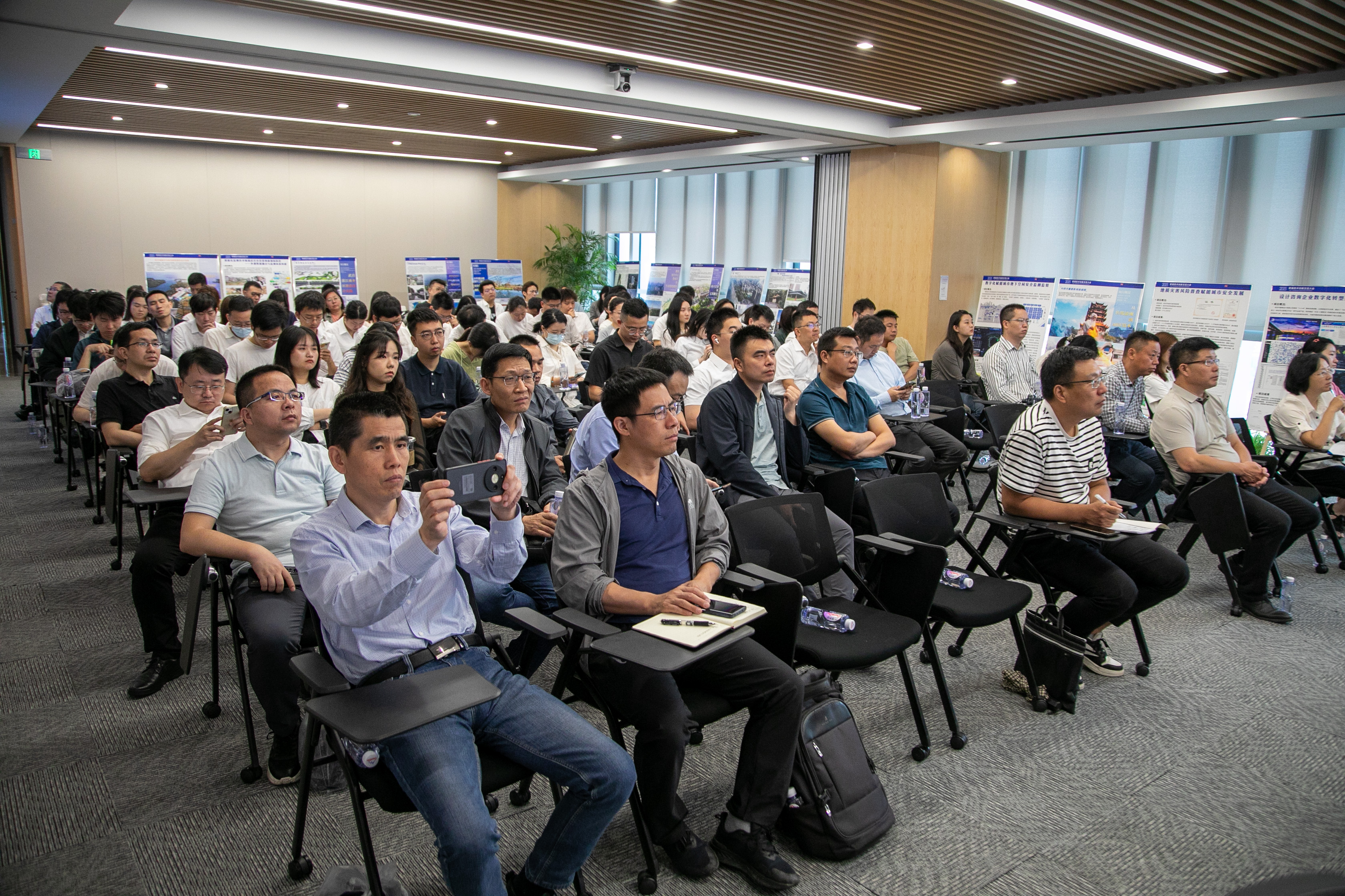 “数字转型?人工智能赋能设计创新”主题交流会成功举办